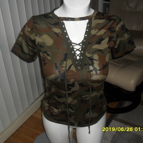 New Camo Top Large - Picture 1 of 4